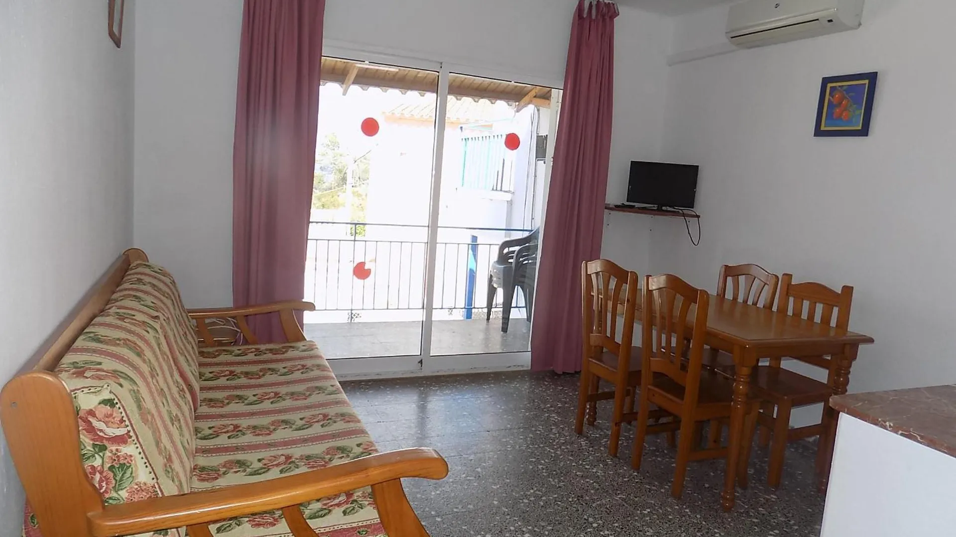 Apartsalou San Jordi 0*, Salou Spain
